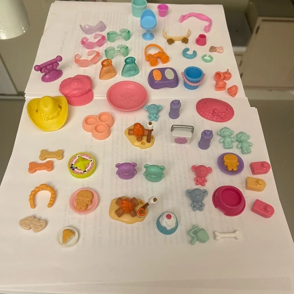 LPS - Littlest Pet Shop Accessories Lot
